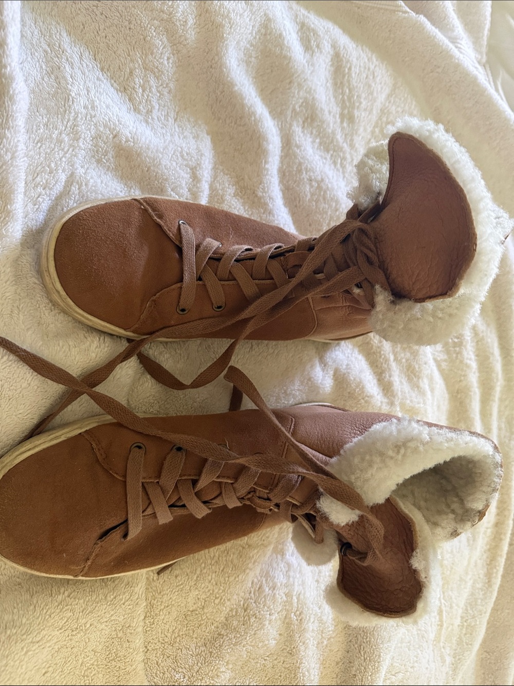 Uggs two tone camel suede Shearling High-Top Sneaker Boots size 11